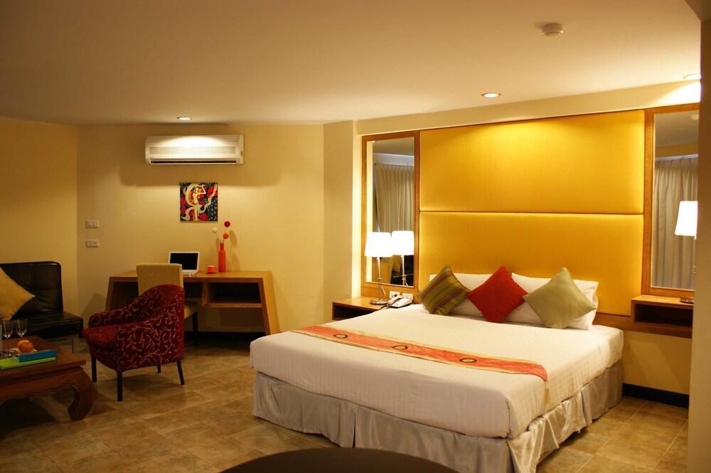 Bella Villa Metro Pattaya Exteriör bild