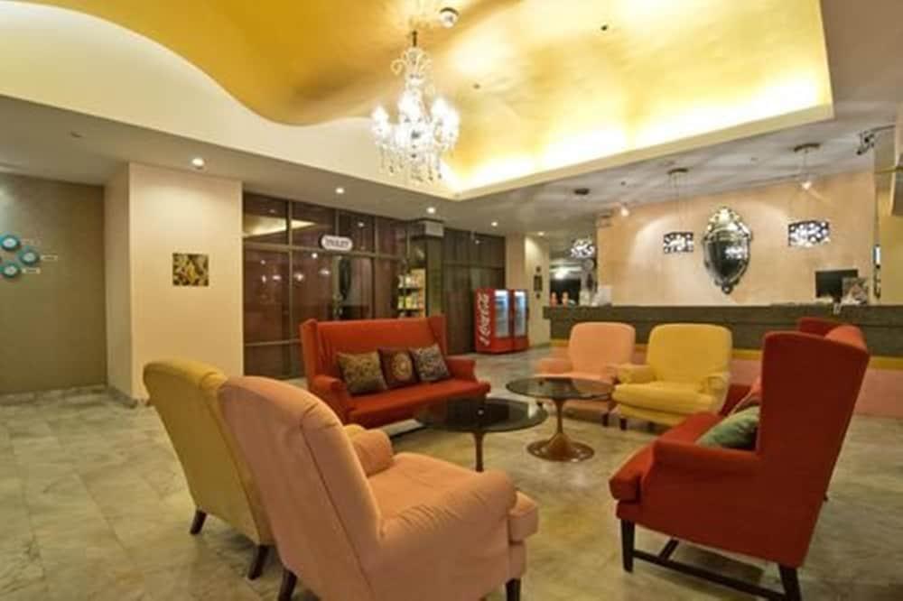 Bella Villa Metro Pattaya Exteriör bild