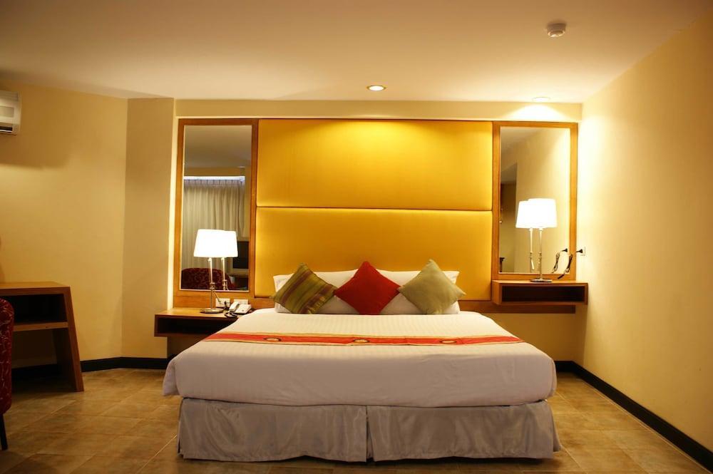Bella Villa Metro Pattaya Exteriör bild